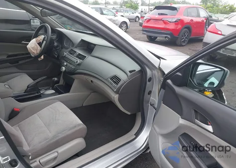 2010 Honda Accord 2.4 Lx z USA, uszkodzony, nr VIN 1HGCP2F33AA003011